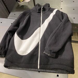 Nike Sherpa Oversized Swoosh Reversible Jacket Wmns Loose Fit (CZ4063-010)